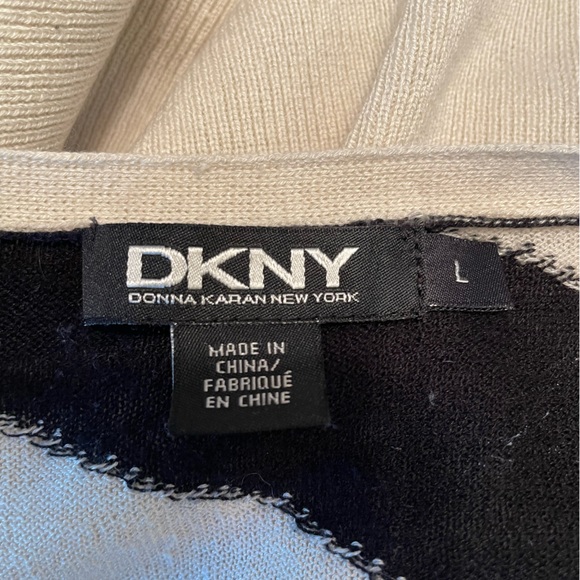 DKNY short sleeve silk and cashmere sweater size L - Picture 6 of 9